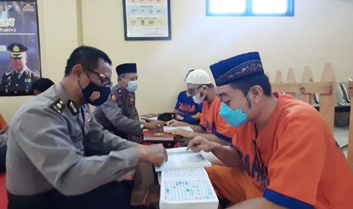 Biasakan Tahanan Mengaji, Dittahti Polda Jatim Gelar Tahjil Ramadan Biasakan Tahanan Mengaji, Dittahti Polda Jatim Gelar Tahjil Ramadan