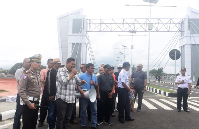 Wali Kota Kediri Resmi Buka Jembatan Brawijaya untuk Uji Coba