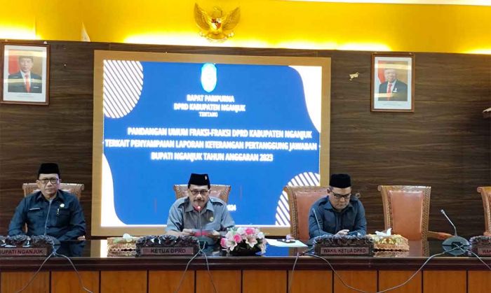 Amanat Ketua DPRD Nganjuk saat Pimpin Rapat Paripurna Amanat Ketua DPRD Nganjuk saat Pimpin Rapat Paripurna