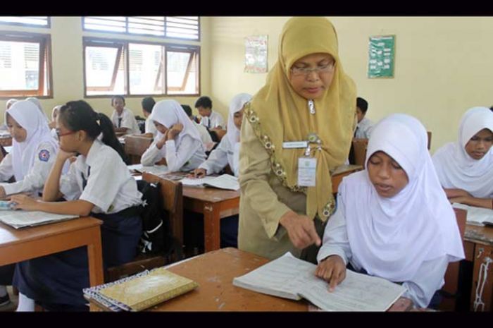TPP Guru Harus Dibayarkan Setiap Triwulan TPP Guru Harus Dibayarkan Setiap Triwulan