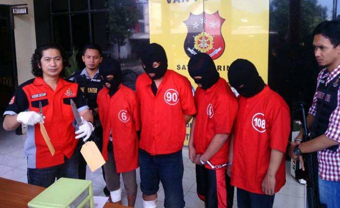 Lima dari Sembilan Pengeroyok Warga Benowo Dibekuk Lima dari Sembilan Pengeroyok Warga Benowo Dibekuk