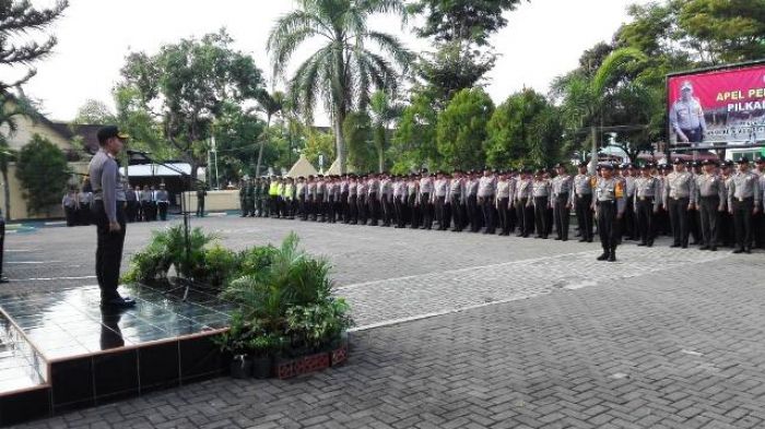 Polres Pacitan Siagakan Ratusan Personel untuk Pengamanan Pilgub Jatim Polres Pacitan Siagakan Ratusan Personel untuk Pengamanan Pilgub Jatim