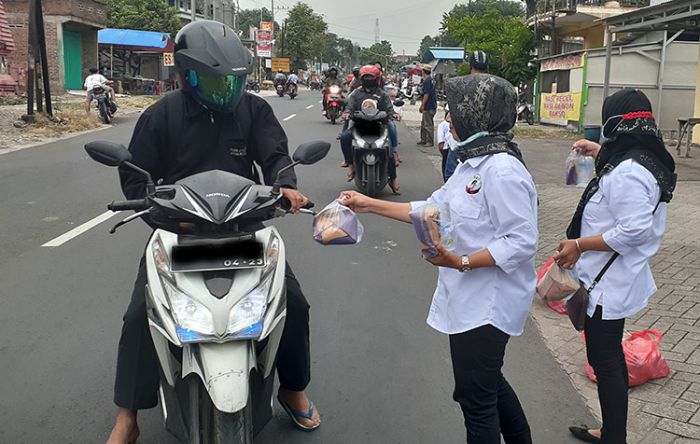ASC Foundation Bagi-Bagi Takjil Gratis di Kecamatan Jatirejo dan Gondang ASC Foundation Bagi-Bagi Takjil Gratis di Kecamatan Jatirejo dan Gondang