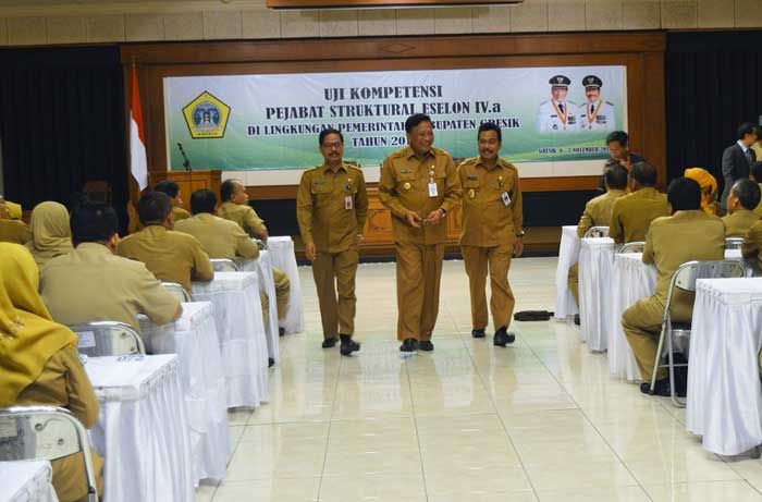 Uji Kompetensi Pejabat Eselon IVA, Bupati Gresik Peringatkan OPD yang Masih 