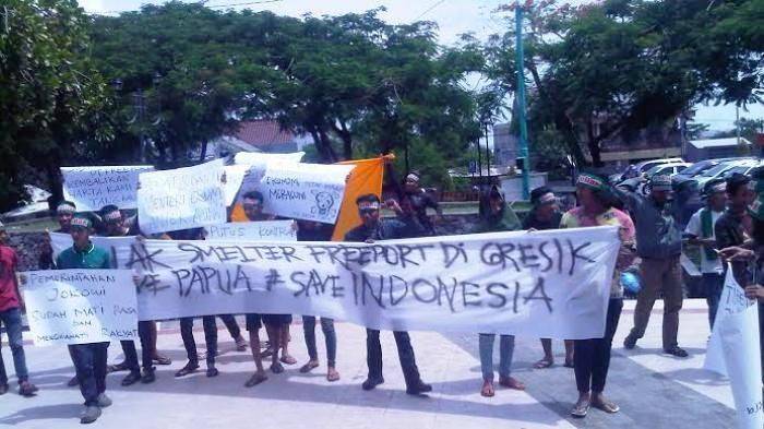 Massa ARIB Demo Tolak Pambangunan PT Freeport di Gresik