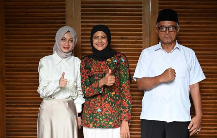 Minta Doa Restu, Vinanda - Gus Qowim Silaturahmi ke Rumah Bunda Fey Minta Doa Restu, Vinanda - Gus Qowim Silaturahmi ke Rumah Bunda Fey