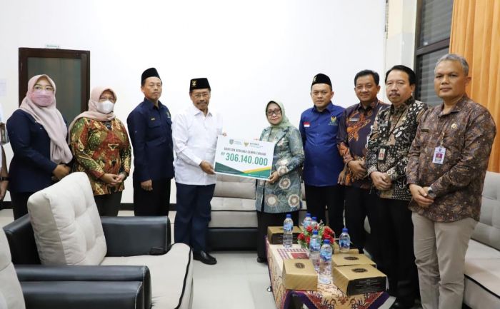 Peduli Cianjur, Bupati Jombang Serahkan Donasi Melalui Baznas Jawa Timur Peduli Cianjur, Bupati Jombang Serahkan Donasi Melalui Baznas Jawa Timur