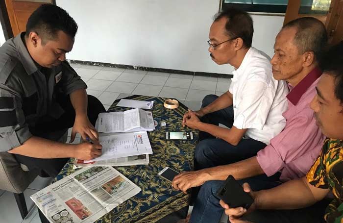Tim Kampanye Khofifah-Emil Laporkan Penyelenggara Rampak Barong dan Puti Guntur ke Panwaslu Tim Kampanye Khofifah-Emil Laporkan Penyelenggara Rampak Barong dan Puti Guntur ke Panwaslu
