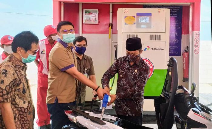 Wakil Bupati Pamekasan Resmikan Pertashop di Kecamatan Galis Wakil Bupati Pamekasan Resmikan Pertashop di Kecamatan Galis