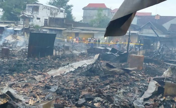 Pasar Kesamben Blitar Terbakar, Ratusan Lapak Pedagang Hangus Dilalap Api Pasar Kesamben Blitar Terbakar, Ratusan Lapak Pedagang Hangus Dilalap Api