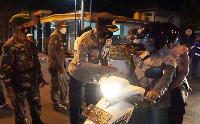Pimpin Operasi Yustisi, Kapolres Mojokerto Kota Imbau Jangan Mudik Pimpin Operasi Yustisi, Kapolres Mojokerto Kota Imbau Jangan Mudik