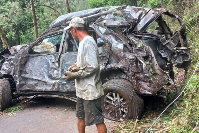 Suami Korban Kecelakaan Mobil Masuk Jurang di Kawasan Bromo Akui Jalan Tersebut Tidak Asing Suami Korban Kecelakaan Mobil Masuk Jurang di Kawasan Bromo Akui Jalan Tersebut Tidak Asing