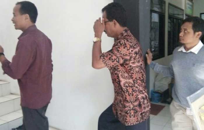 Divonis 5 Bulan, Kades Soso Mangkir dari Panggilan Kejaksaan Divonis 5 Bulan, Kades Soso Mangkir dari Panggilan Kejaksaan