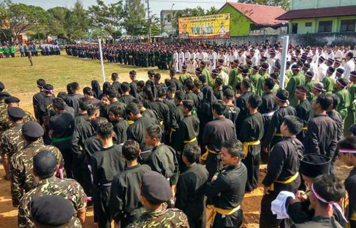 1.500 Ormas Kepemudaan dan Pencak Silat di Soko Gelar Apel Tangkal Aliran Anti Pancasila 1.500 Ormas Kepemudaan dan Pencak Silat di Soko Gelar Apel Tangkal Aliran Anti Pancasila
