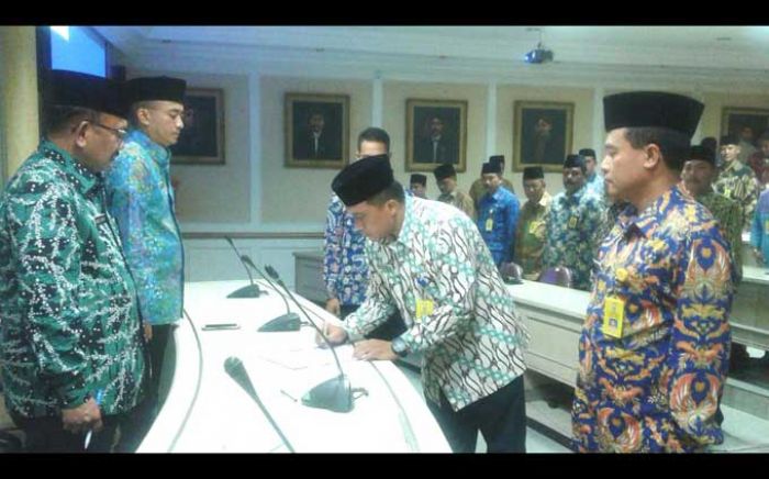 Pemkab Malang Gelar Sertijab untuk 29 Camat Hasil Mutasi Pemkab Malang Gelar Sertijab untuk 29 Camat Hasil Mutasi