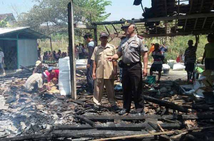Tiga Rumah di Tambakrejo Bojonegoro Ludes Dilalap Api Tiga Rumah di Tambakrejo Bojonegoro Ludes Dilalap Api