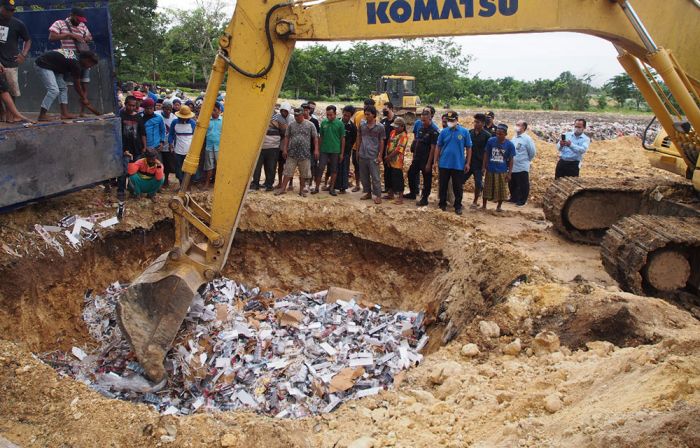 KPPBC TMP C Madura Musnahkan 3.078.983 Batang Rokok Ilegal KPPBC TMP C Madura Musnahkan 3.078.983 Batang Rokok Ilegal