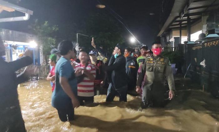 Pamekasan Dikepung Banjir, Pasar Gurem Tenggelam Pamekasan Dikepung Banjir, Pasar Gurem Tenggelam