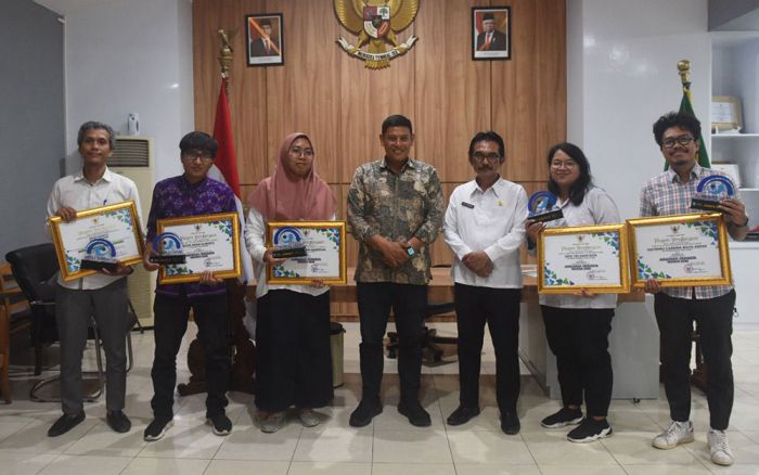 Mas Abu Audiensi dengan KIM Kota Kediri yang Berhasil Raih Penghargaan APW 2023 Mas Abu Audiensi dengan KIM Kota Kediri yang Berhasil Raih Penghargaan APW 2023