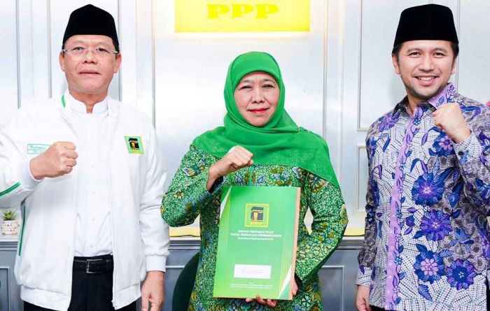 PPP Resmi Serahkan SK Rekom untuk Khofifah-Emil di Pilgub Jatim 2024 PPP Resmi Serahkan SK Rekom untuk Khofifah-Emil di Pilgub Jatim 2024
