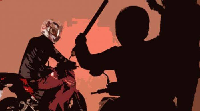 Berhenti Betulkan Jaket, Pria Paruh Baya di Mojokerto Dibacok, Motor Digondol Berhenti Betulkan Jaket, Pria Paruh Baya di Mojokerto Dibacok, Motor Digondol