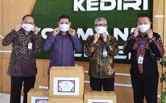 Wali Kota Kediri Terima Bantuan Masker dari SBMPD Jatim Kediri-Madiun