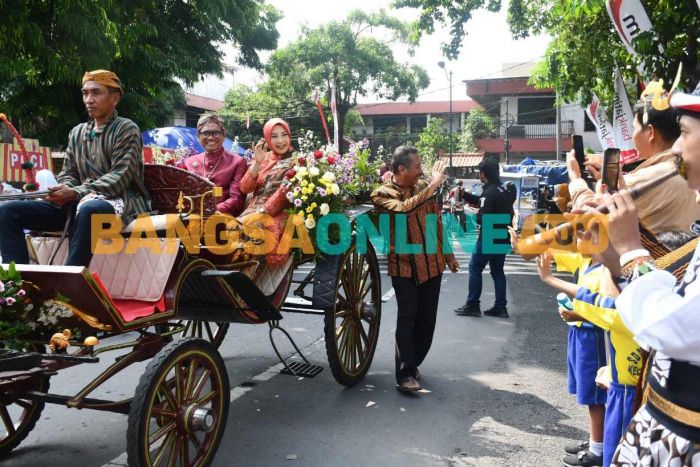 Kirab Pataka Meriahkan Hari Jadi Kabupaten Tulungagung ke-819, Begini Pesan Pj Bupati Kirab Pataka Meriahkan Hari Jadi Kabupaten Tulungagung ke-819, Begini Pesan Pj Bupati