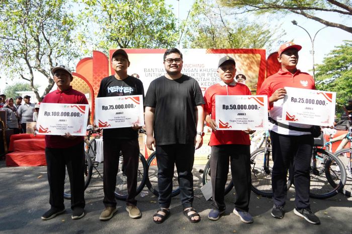 Wujudkan Pemerataan Pembangunan,Bupati Kediri Beri BKK Rp150 Juta Tiap Desa Wujudkan Pemerataan Pembangunan,Bupati Kediri Beri BKK Rp150 Juta Tiap Desa