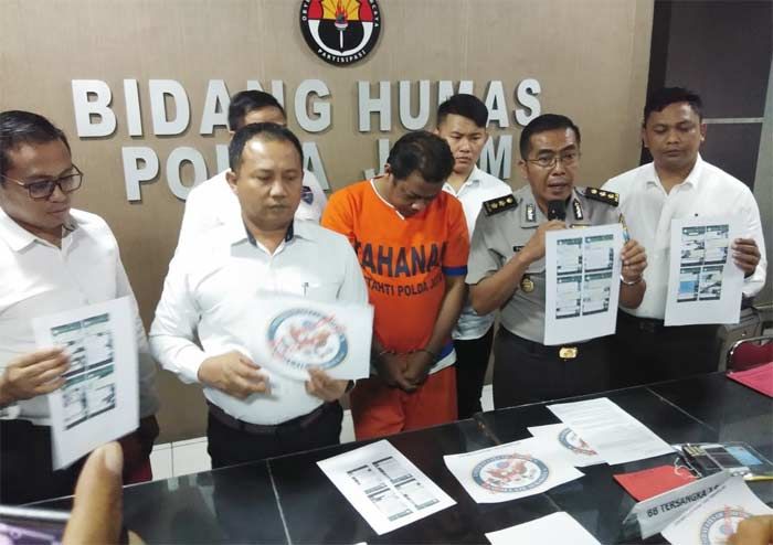 Ngaku Pegawai Konsulat Amerika, Warga Sememi Tipu Korban Dengan Modus Lowongan Abal-abal Ngaku Pegawai Konsulat Amerika, Warga Sememi Tipu Korban Dengan Modus Lowongan Abal-abal