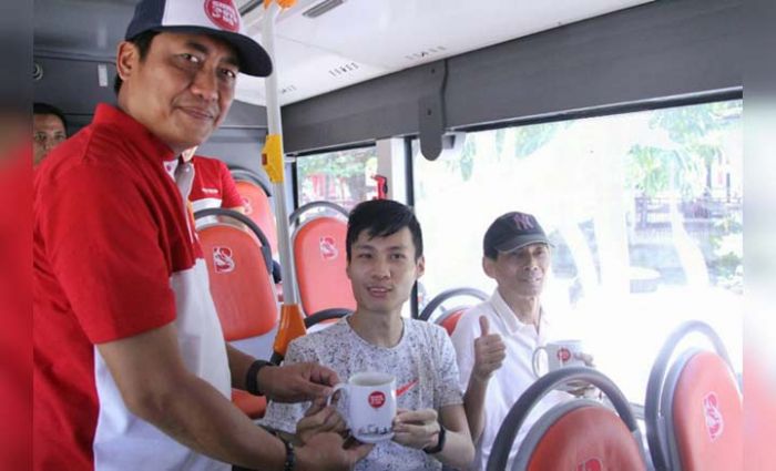 Kado Dishub di HUT Kemerdekaan RI, Suroboyo Bus Buka Rute Baru di Jalur MERR Kado Dishub di HUT Kemerdekaan RI, Suroboyo Bus Buka Rute Baru di Jalur MERR