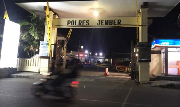OTT PTSL di Desa Wirowongso Jember, Tim Saber Pungli Amankan 1 Orang Kasun OTT PTSL di Desa Wirowongso Jember, Tim Saber Pungli Amankan 1 Orang Kasun