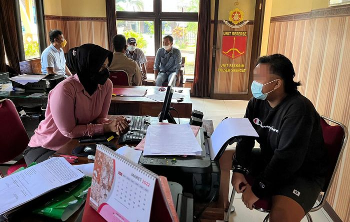 Terjebak Pergaulan Anak Punk, Gadis Tomboy di Blitar Nekat Mencuri dan Menipu Terjebak Pergaulan Anak Punk, Gadis Tomboy di Blitar Nekat Mencuri dan Menipu