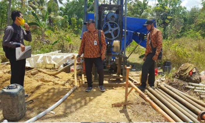 Penuhi Kebutuhan Air, ESDA Sumenep Lakukan Pengeboran di Lingkungan Ponpes Penuhi Kebutuhan Air, ESDA Sumenep Lakukan Pengeboran di Lingkungan Ponpes