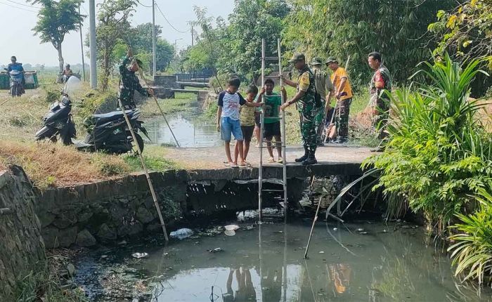 Satgas TMMD ke-120 Bangun Kesadaran Lingkungan ke Anak-anak Satgas TMMD ke-120 Bangun Kesadaran Lingkungan ke Anak-anak