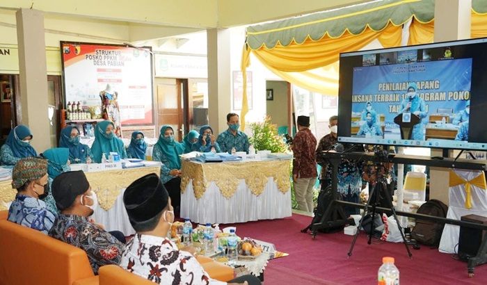 Bupati Sumenep: TP PKK Desa Pabian Harus Jadi Barometer dan Penyemangat Bupati Sumenep: TP PKK Desa Pabian Harus Jadi Barometer dan Penyemangat