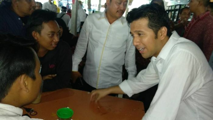 Khofifah-Emil Fokus Urai Kemacetan dan Perbaikan Jalan Berlubang Khofifah-Emil Fokus Urai Kemacetan dan Perbaikan Jalan Berlubang