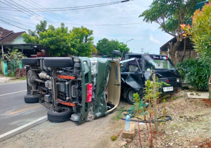 Mobil Transpas Lapas Tuban Terguling di Plumpang, Tiga WBP Selamat