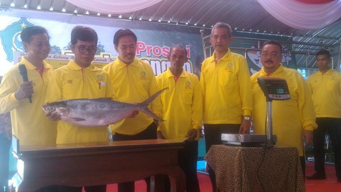 Bandeng 6,72 Kg Raih Juara Pertama, 4 Bandeng Kawak Sidoarjo Dilelang Bandeng 6,72 Kg Raih Juara Pertama, 4 Bandeng Kawak Sidoarjo Dilelang