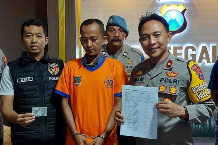 Ngaku Bisa Masukkan ke SMP Negeri, Pegawai Kontrak Dispendik Kota Surabaya Ditangkap Polisi Ngaku Bisa Masukkan ke SMP Negeri, Pegawai Kontrak Dispendik Kota Surabaya Ditangkap Polisi