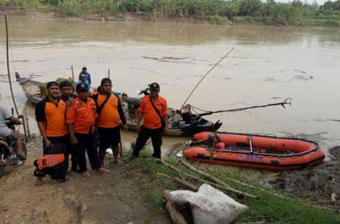 Pencarian Korban Tenggelam di Sungai Bengawan Solo Terkendala Tingginya Debit Air Pencarian Korban Tenggelam di Sungai Bengawan Solo Terkendala Tingginya Debit Air
