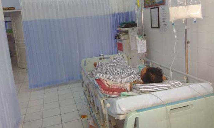 Dua Proyektil Bersarang di Tubuh Hadi Atmaji Berhasil Diangkat Dua Proyektil Bersarang di Tubuh Hadi Atmaji Berhasil Diangkat