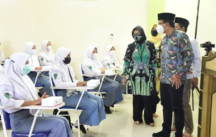 Masuk Prioritas 100.000 Lapangan Kerja Baru, Bupati Gus Muhdlor Minta SMK Siapkan Data Lulusan Masuk Prioritas 100.000 Lapangan Kerja Baru, Bupati Gus Muhdlor Minta SMK Siapkan Data Lulusan