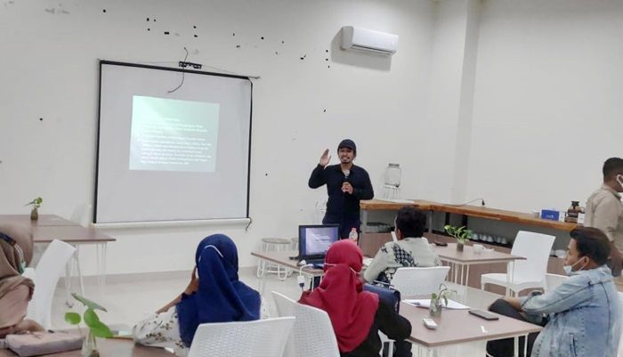 PWI Tuban Beri Materi Jurnalistik untuk Kaum Milenial PWI Tuban Beri Materi Jurnalistik untuk Kaum Milenial