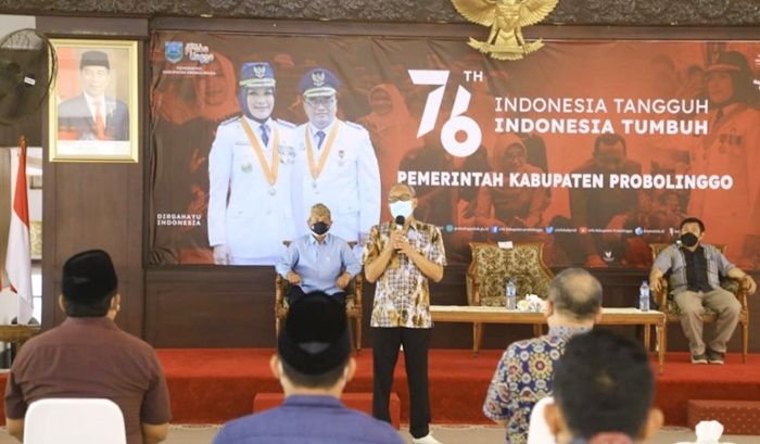 Temui Kades Terpilih dan yang Jelang Purna Tugas, Mantan Bupati Probolinggo Pesan Ini Temui Kades Terpilih dan yang Jelang Purna Tugas, Mantan Bupati Probolinggo Pesan Ini