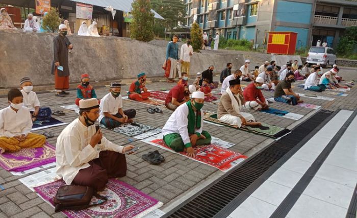 Salat Idul Adha di Rusunawa Sumur Welut Surabaya Terapkan Protokol Kesehatan