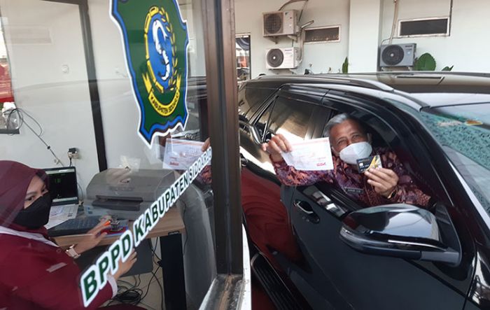 BPPD Sidoarjo Luncurkan Drive Thru Pembayaran Pajak Daerah BPPD Sidoarjo Luncurkan Drive Thru Pembayaran Pajak Daerah
