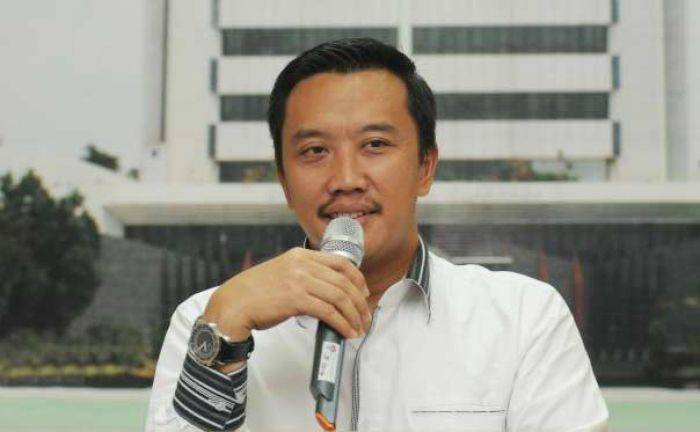 Menpora Resmi Cabut Pembekuan PSSI Menpora Resmi Cabut Pembekuan PSSI