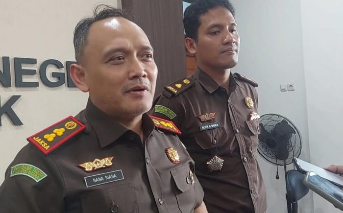 Dugaan Penyimpangan Hibah UMKM Rp19 M, Kejari Gresik Telah Periksa 14 Orang Dugaan Penyimpangan Hibah UMKM Rp19 M, Kejari Gresik Telah Periksa 14 Orang
