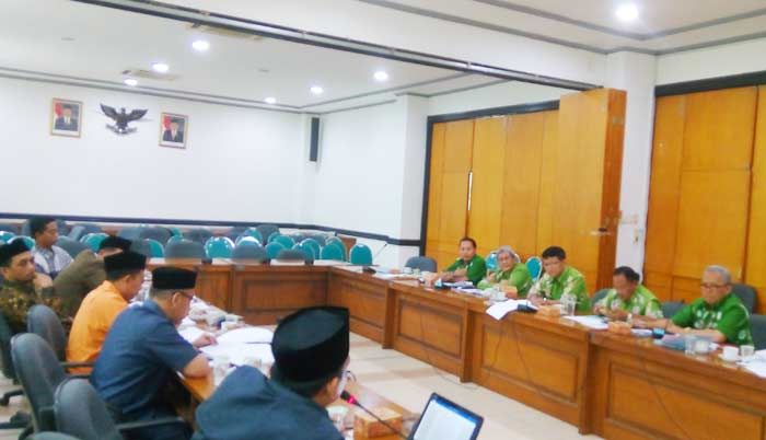 Dewan Soroti Penataan PKL di Sepanjang Jalan Taman Safari Dewan Soroti Penataan PKL di Sepanjang Jalan Taman Safari