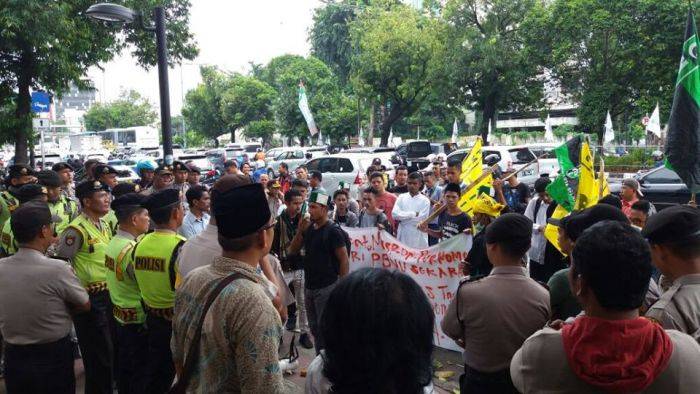 PMII dan HMI Demo PBNU Tuntut Nusron Wahid Dipecat